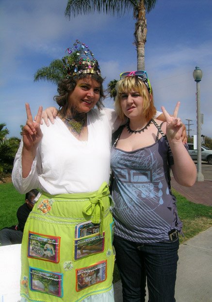 [menblondgirl.jpg]