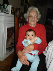 Felipe con su abuelita