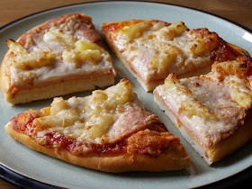 vegan ham and pineapple pizza
