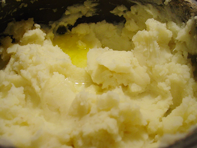 [mashedpotatoes.jpg]