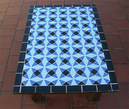 Mesa en Mosaiquismo