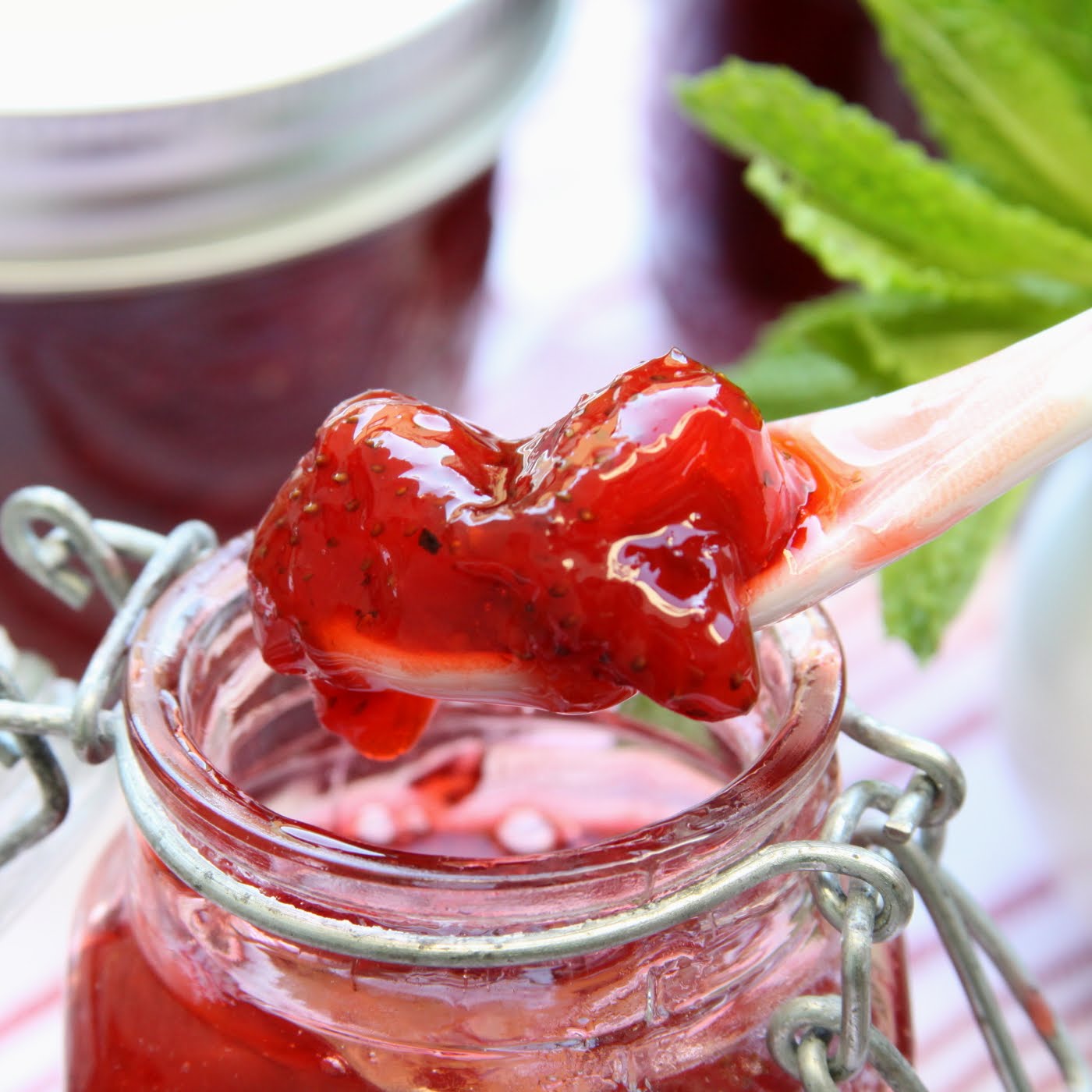 ShowFood Chef Jammin' Jam Strawberry, Black Pepper and Fresh Mint