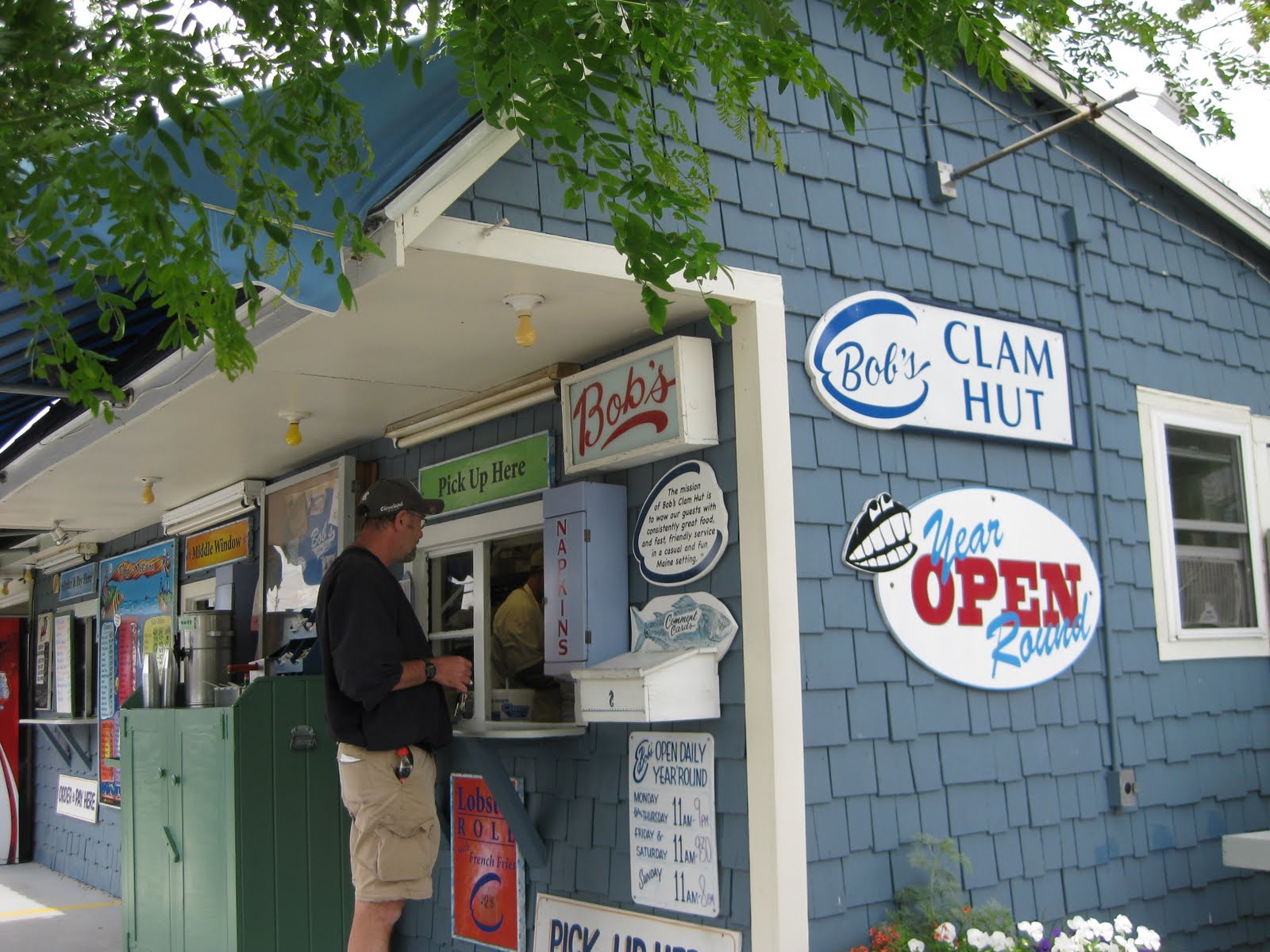 All The Latest Dirt Bob's Clam Hut, Kittery, Maine