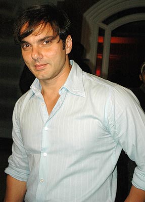 http://3.bp.blogspot.com/_A_PqUp4tYbM/TQ-tBcQnvyI/AAAAAAAADIg/4NXrU0KNwAE/s1600/sohail-khan-pic.jpg