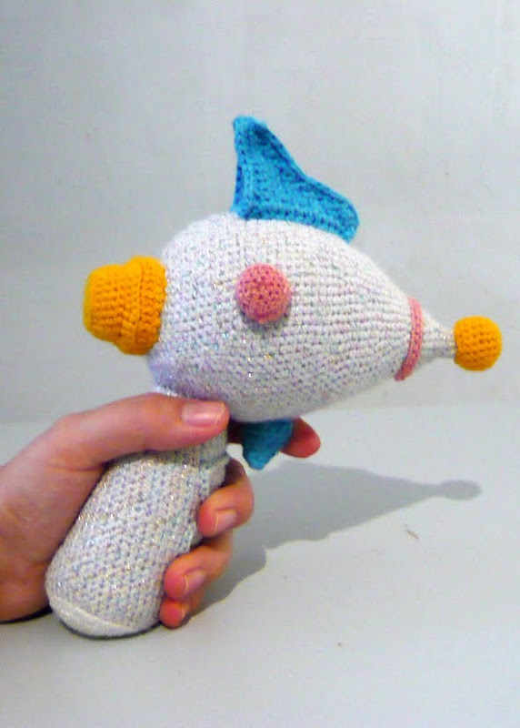 crochet spacegun