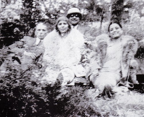 Quaid-e-Azam with his sister Fatima Jinnah and the Liaquats in Kashmir