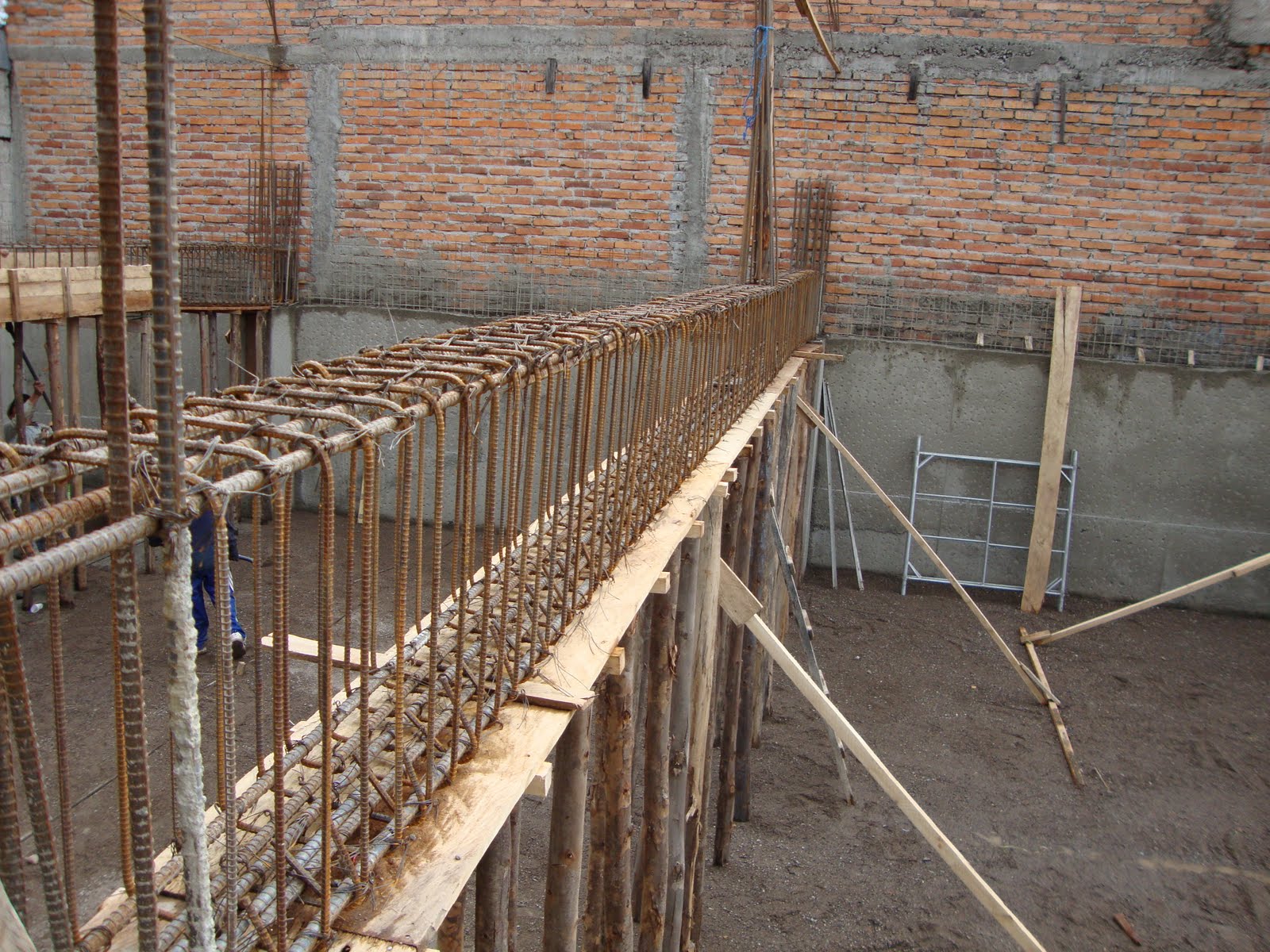 BOJORQUE-CONSTRUCCIONES: En Construcción Edificio Yanahurco.