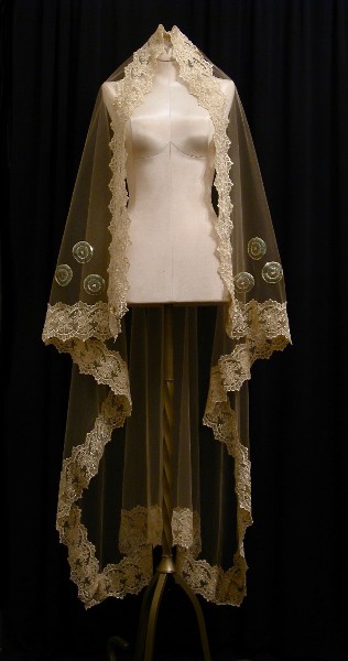 Honeycomb%2BVeils%2B-%2BDesi%2BMantilla.JPG