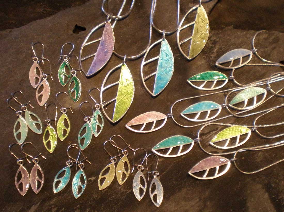 [Enamel-leaf-Spring-2009.jpg]