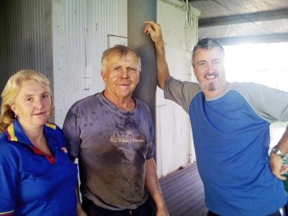 [Pic_Trish+n+Charlie+from+guest+house.jpg]