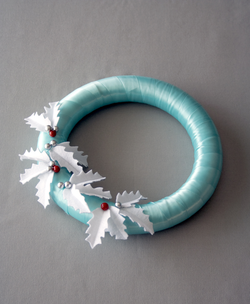 Sweet Tooth 10 Days of Craftsmas! Day 3 Felt Ribbon Wreath