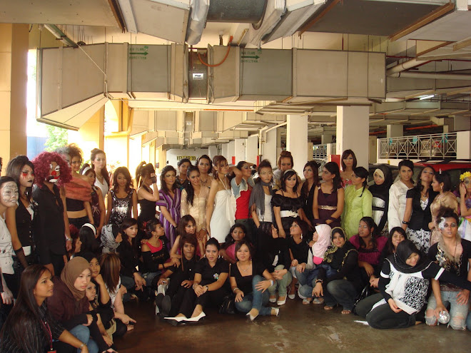 fashion & makeup show..indasari 2009.....my lovely student