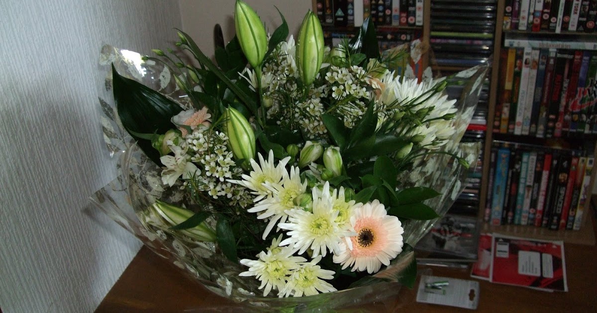 KAREN'S CURIOSITY CORNER Flower Arranging for Dummies