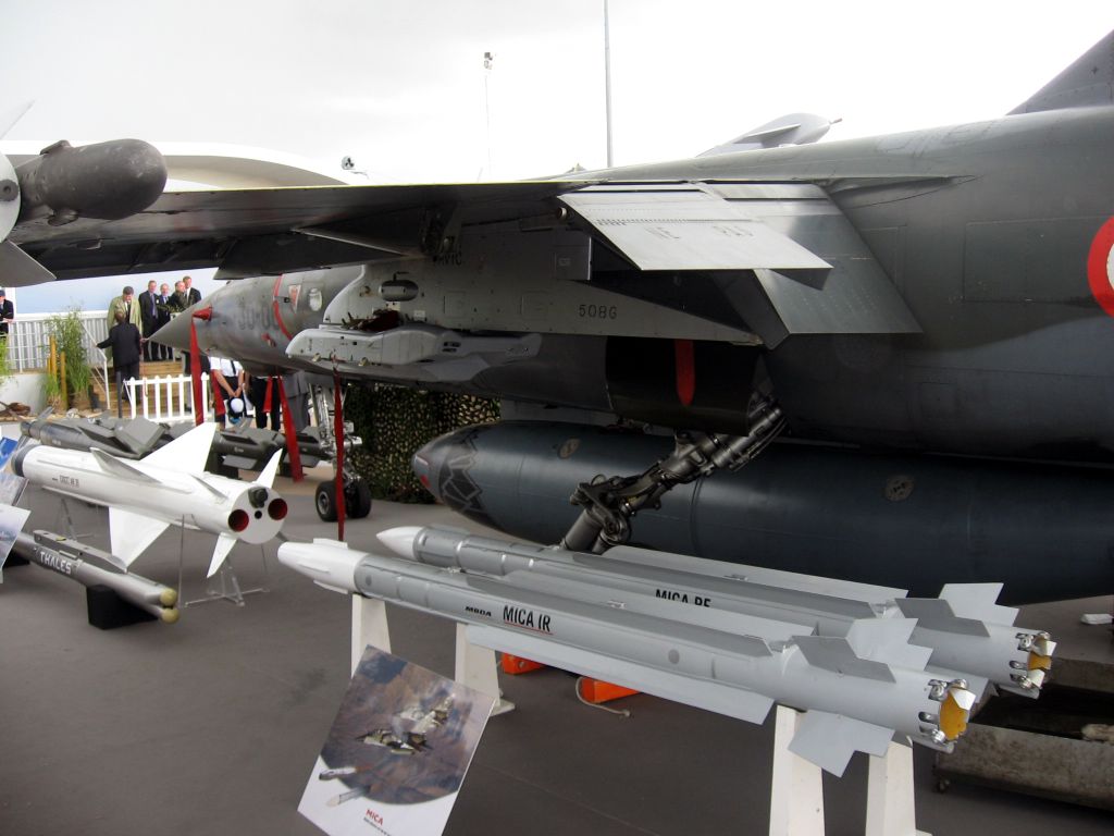 [Mirage+F1+marroquí+MF-2000_1.jpg]