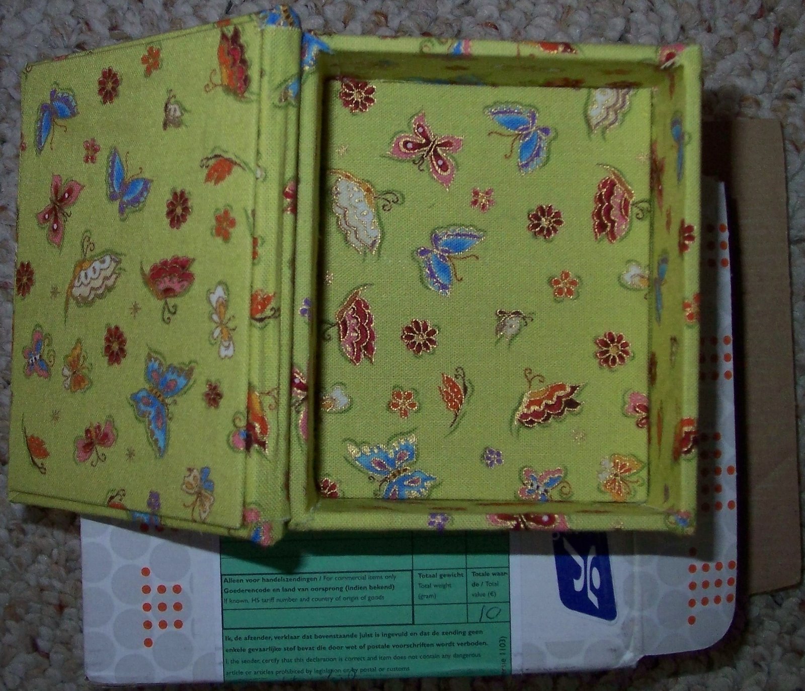 [FabricBoxinside.jpg]