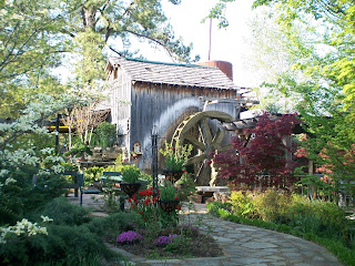 Water Wheel at Patti's