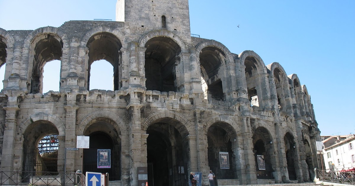 LA PROVENCE ARLES
