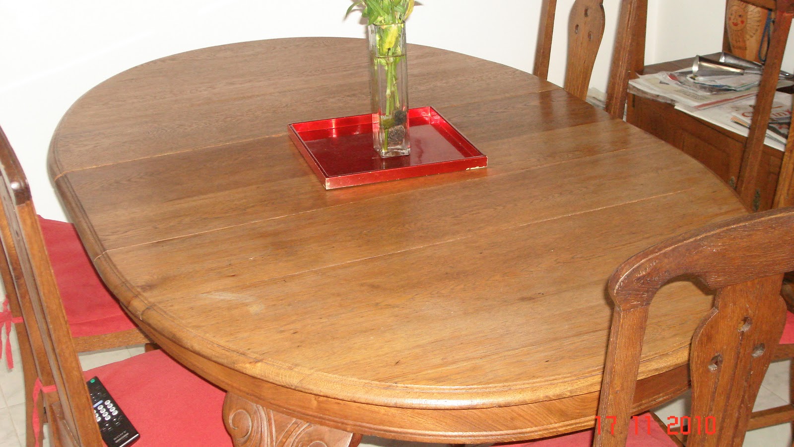 Mis Tesoros del Desván: Vendo Juego de comedor de Roble