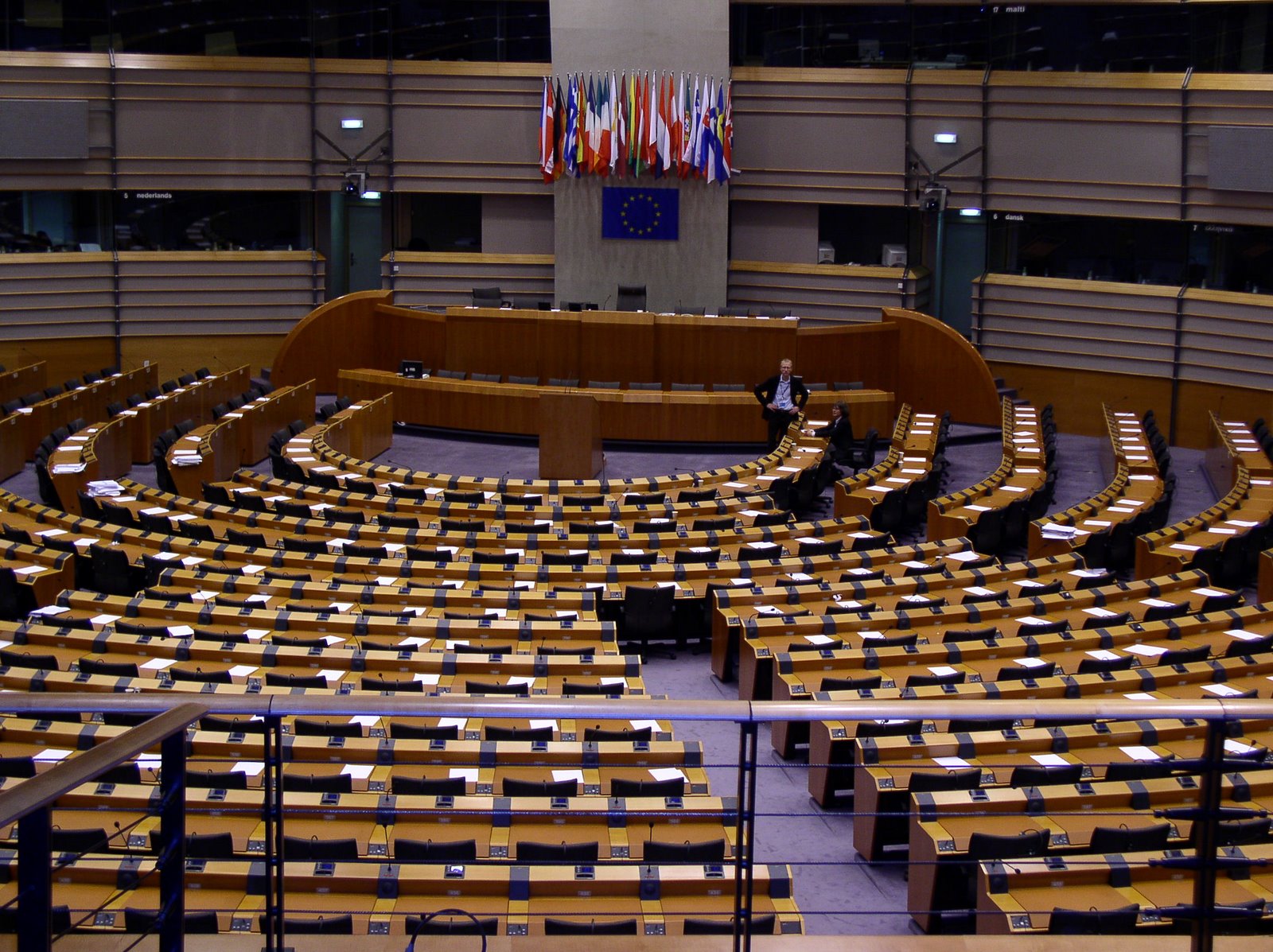 [euro_parliament-stor.jpg]