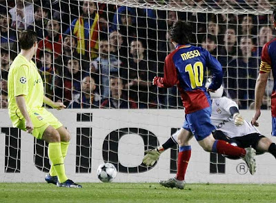 Lionel Andrés Messi - Page 7 0+barcelona+lyon+lionel+messi+scoring