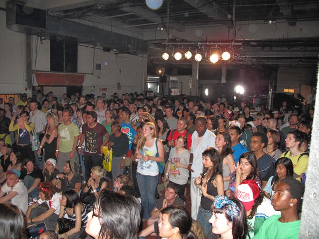 [b03.jpg]