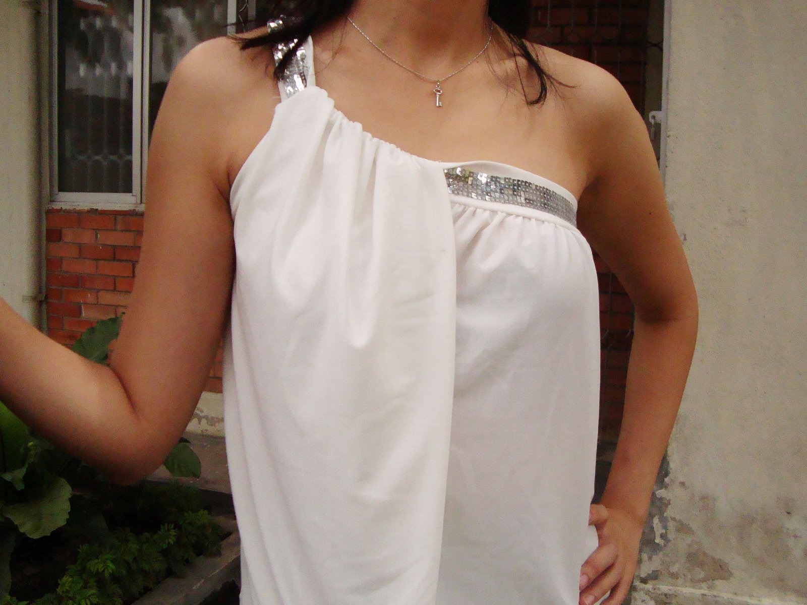 [138+Grecian+Glam+-+White+Close.jpg]