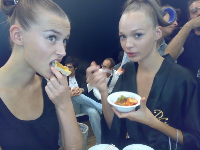 NohaNoor Fashion Models Eating..S
