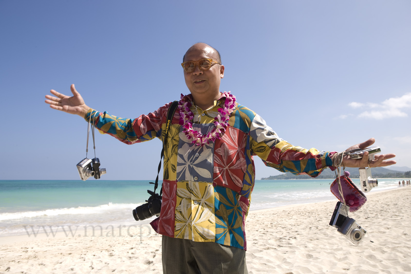 [monk+with+cameras.jpg]