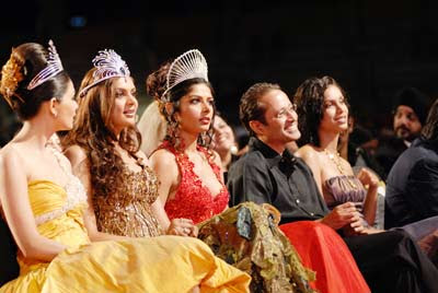 Madhavan and Diya Mirza in Pantaloons Femina Miss India 2008