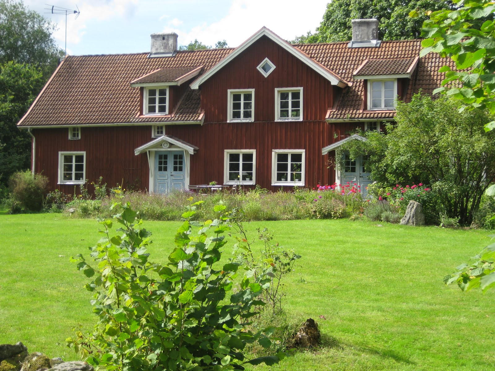 Kickan, en bild och dagboksblogg: Småland = sten, skog , vatten och