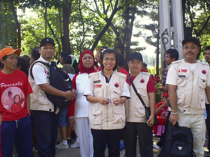 Bersama Teman-teman TMIP dalam perayaan Hari Lahir PANCASILA 1 Juni 2008, Monas Jakarta