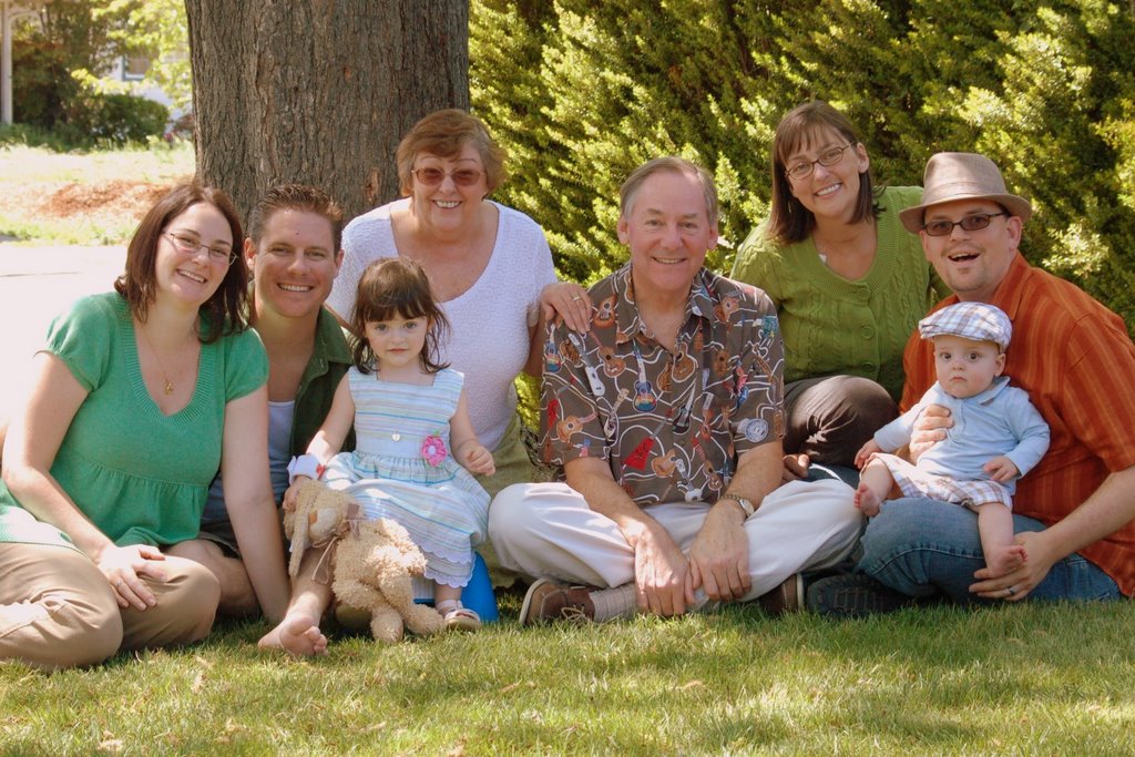 [Easter+Family+Photo.jpg]