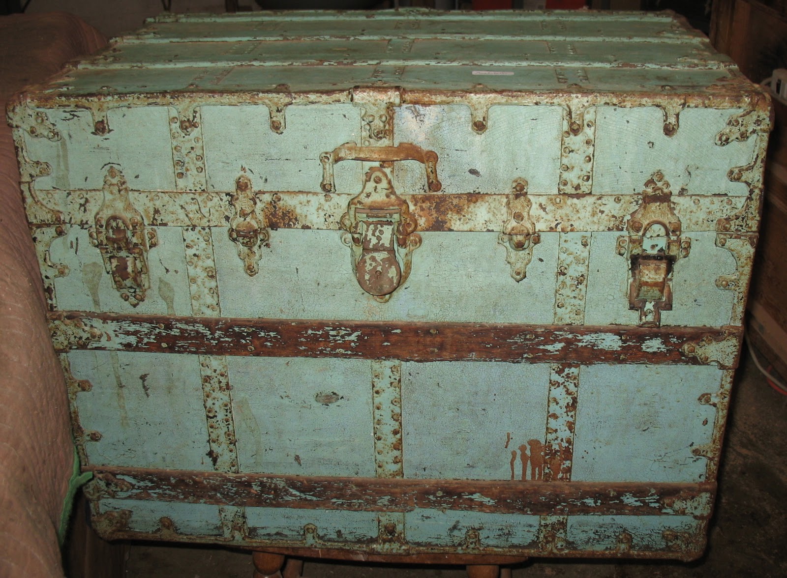 The Craftsman A Nice Old Trunk Gets Clean