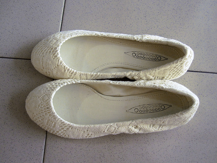 ♥ My Ex Lover�s Closet Snow White Cream Crochet Lace