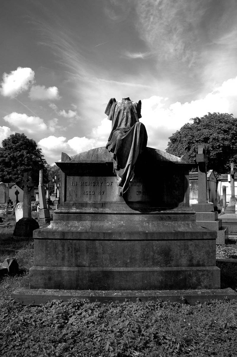 [cemetery_09.jpg]