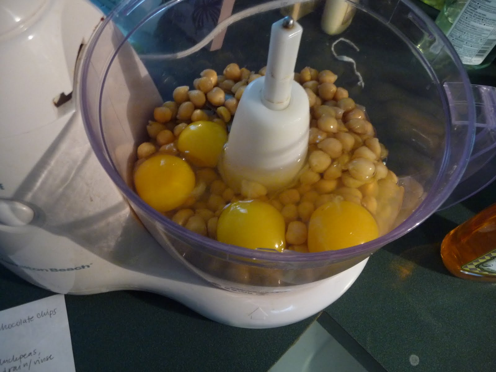 Clean Eating Machines Garbanzo bean brownies