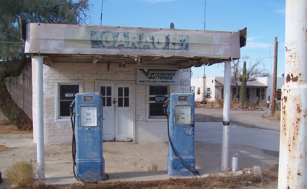 TearDropHouses The Jinxed Gas Station and Camel Shop, Quartzsite, Arizona