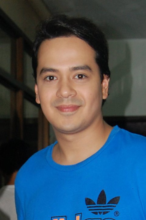 john lloyd cruz semi formal attire