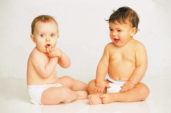 Cute little babies funny action photos 05