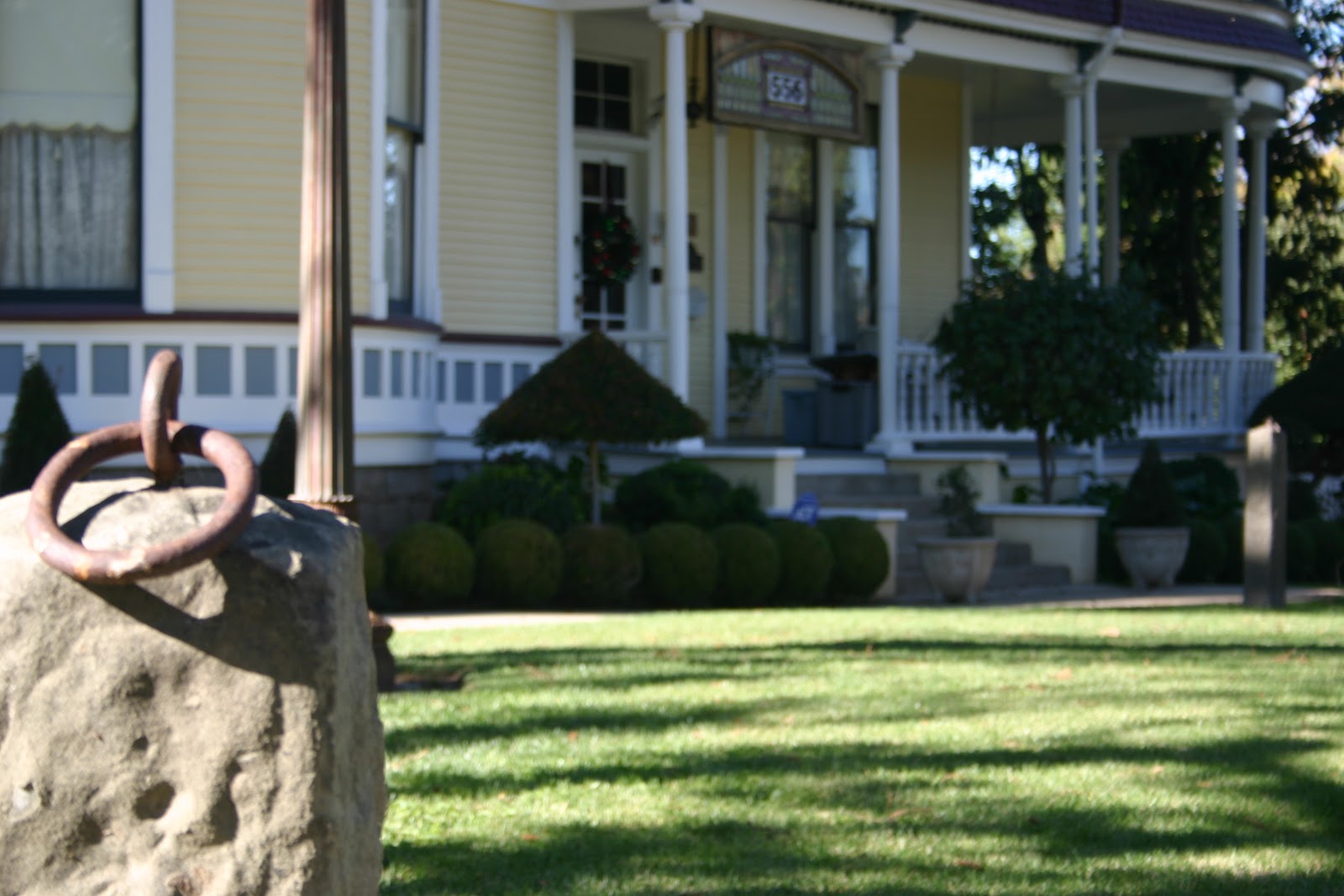 the big yellow house The Gardener's Cottage
