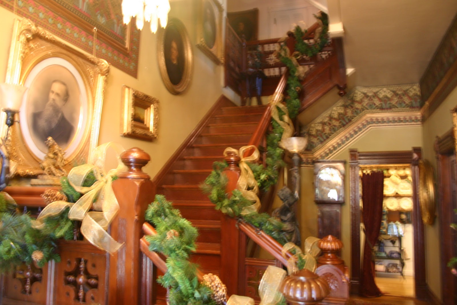 the big yellow house The Gardener's Cottage