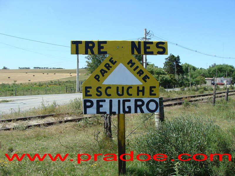 [pare,mire+y+escuche.JPG]
