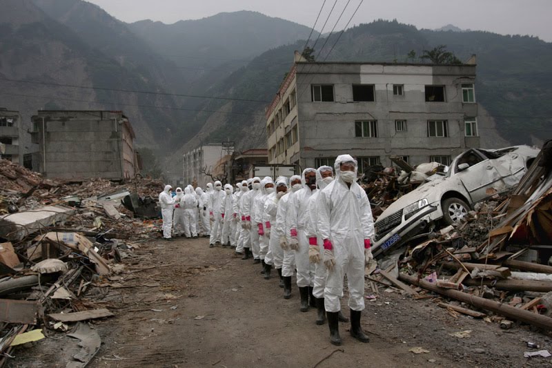 [David+Guttenfelder,+Associated+Press+“Sichuan+Quake”.jpg]
