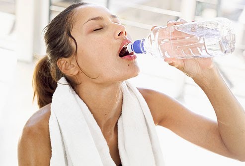 http://3.bp.blogspot.com/_Bvvt_cnGP10/TOFKgAbHSUI/AAAAAAAAATA/0xm8zVivBfE/s1600/getty_rf_photo_of_woman_drinking_water.bmp