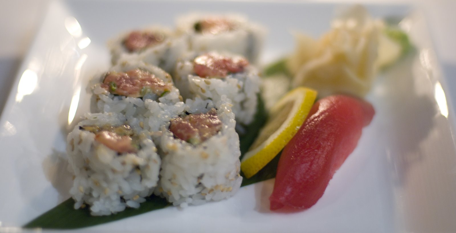 [spicy+tuna+roll+tuna+sushi.jpg]