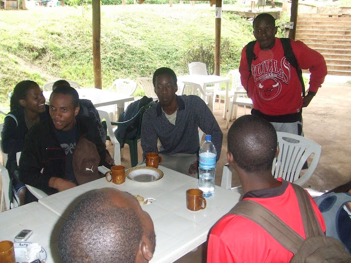 HOOPERZ GATHERING BEFORE GOING FOR A BASKETBALL BONANZA
