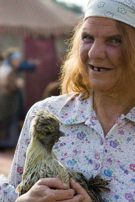 [carnies_with_chicken.jpg]