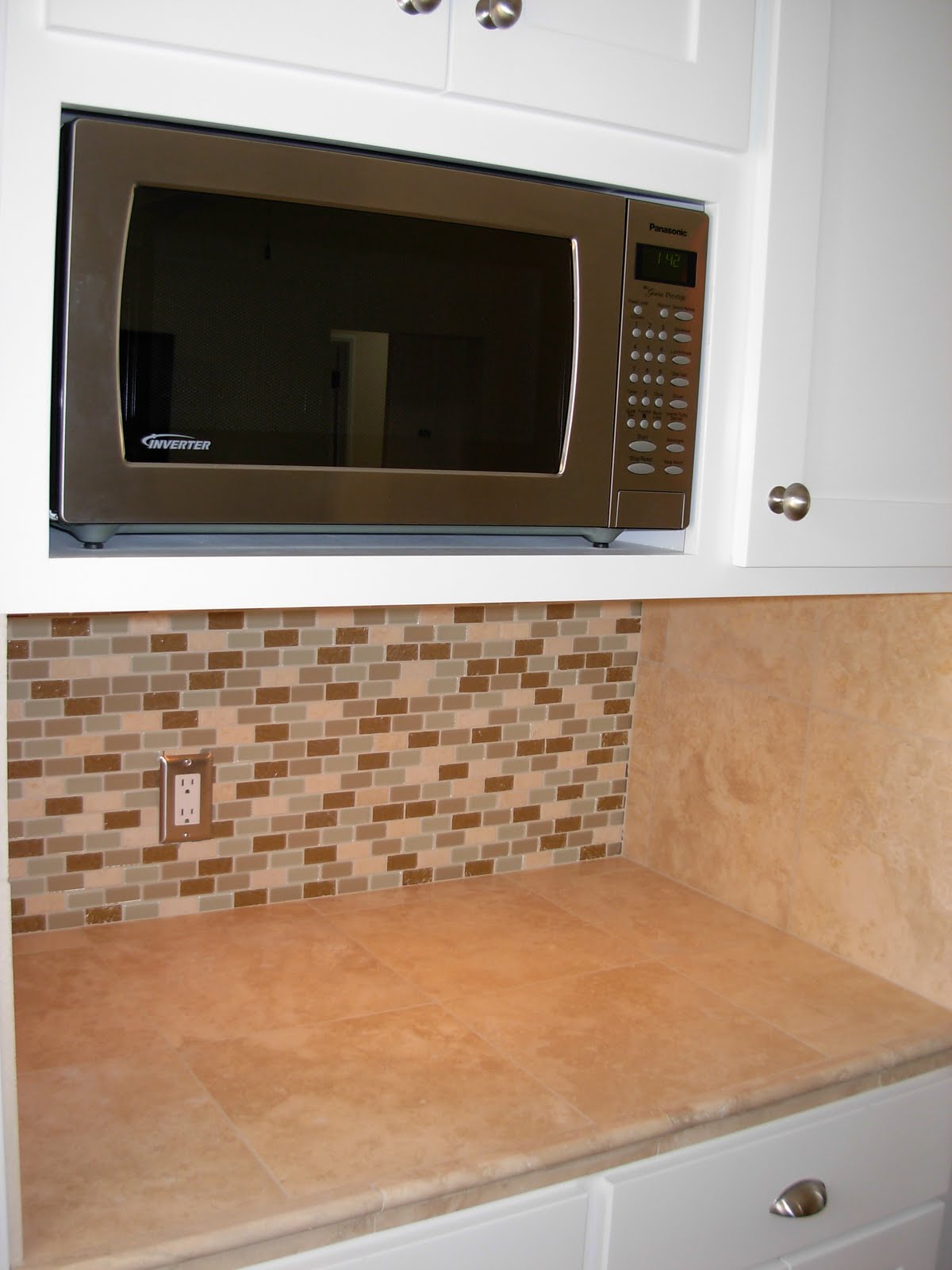 THB Construction Kitchen Counter Tops and Accent Pieces