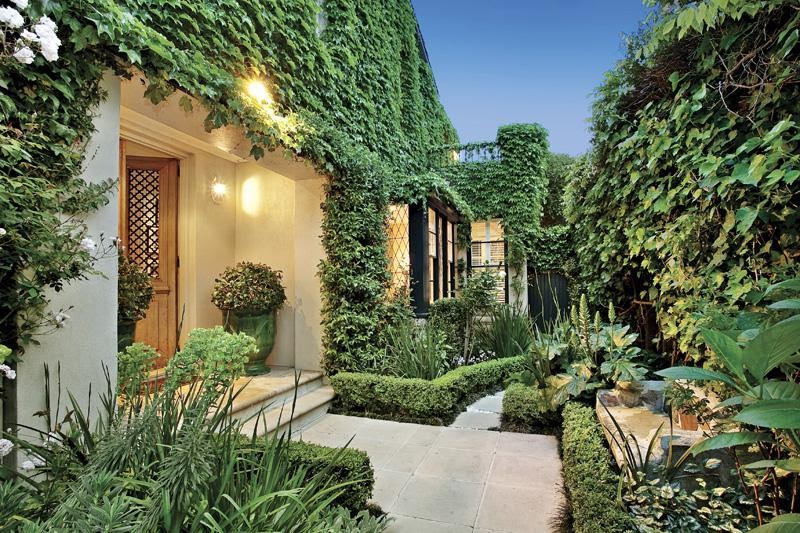 Glimpse of Style: Garden: Taking over the house