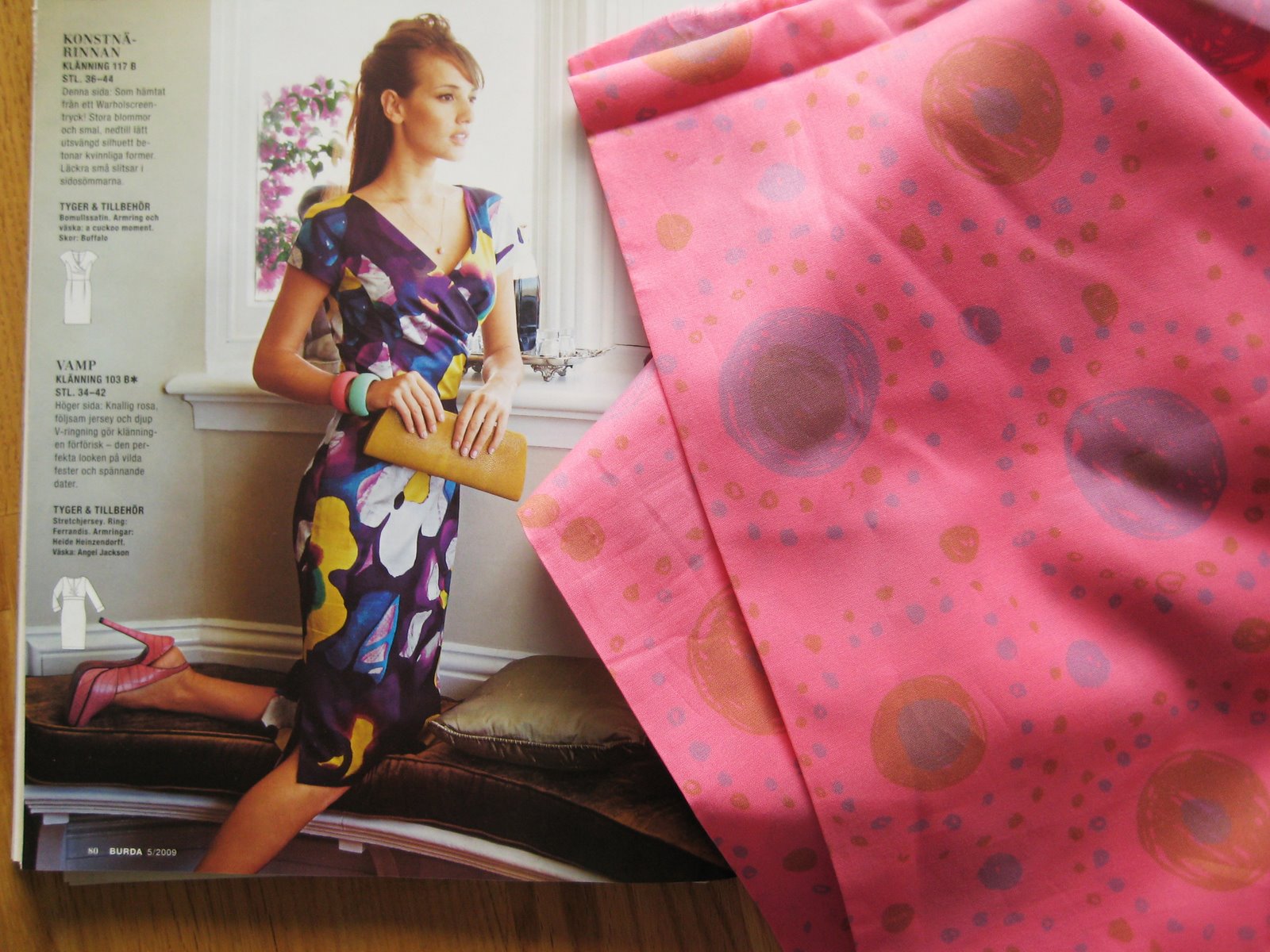 [Pinkki+mekko.jpg]